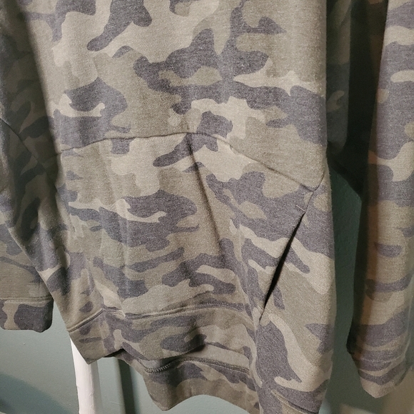 Express Camo sweatshirt size Small - Picture 2 of 7